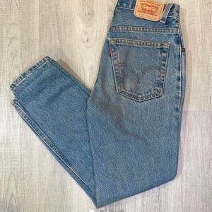Vintage Levi 550s - slim fit, classic blue